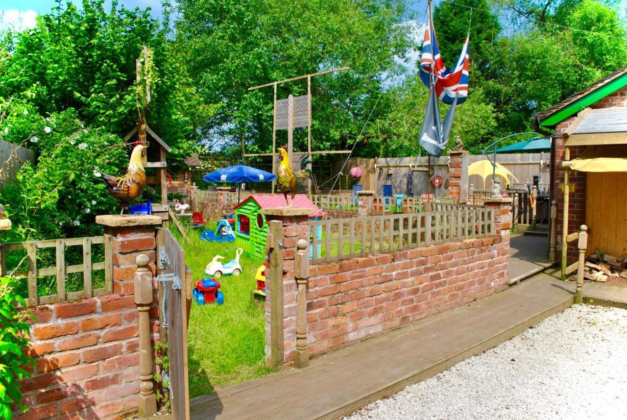 Squirrel Barn Βίλα Milwich Εξωτερικό φωτογραφία